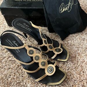 Donald J Pliner Suede Medallion Heels 10 Narrow